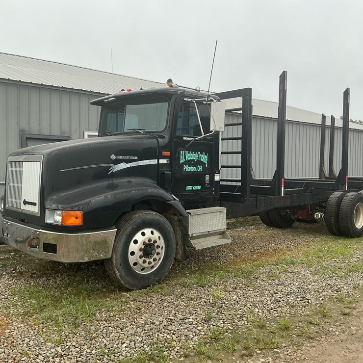 #125 • 1996 International Log Truck