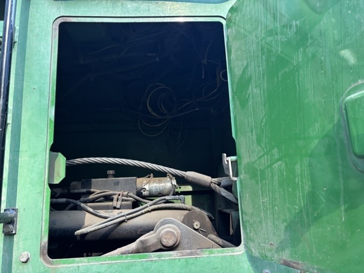 2013-deere-2454d-image-26