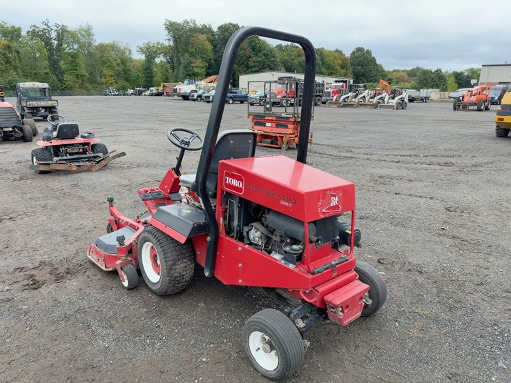 toro-groundsmaster-328d-image-3