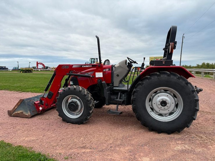 case-ih-farmall-85u-image-6