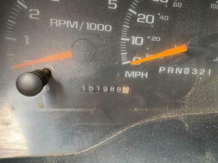 2000-chevrolet-3500hd-image-27