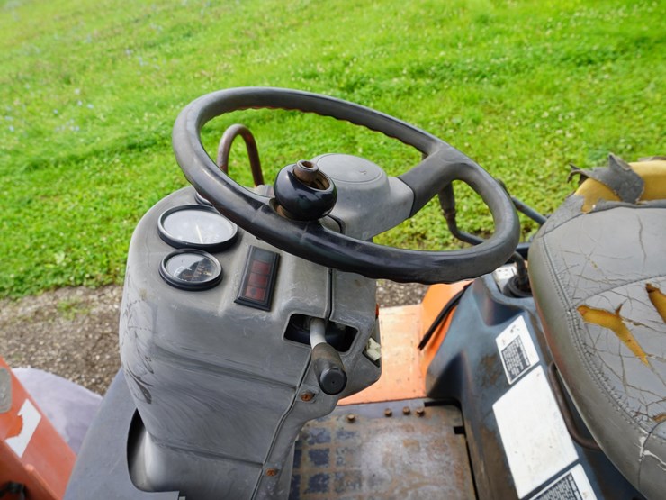 2005-kubota-r520s-image-53