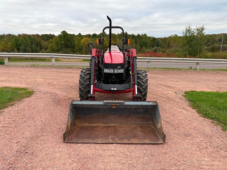 case-ih-farmall-85u-image-2