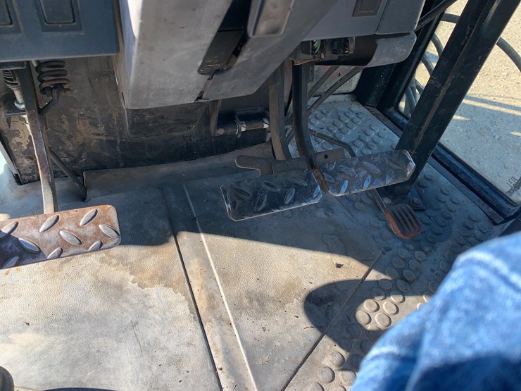 new-holland-7740-image-35
