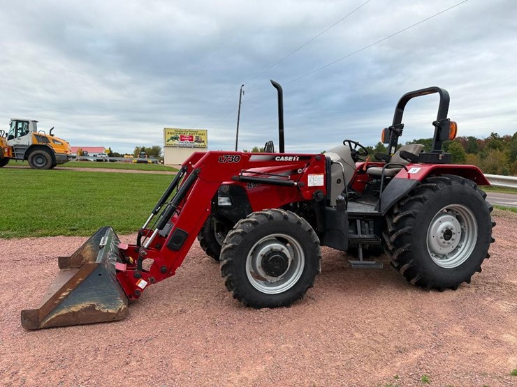 case-ih-farmall-85u-image-1