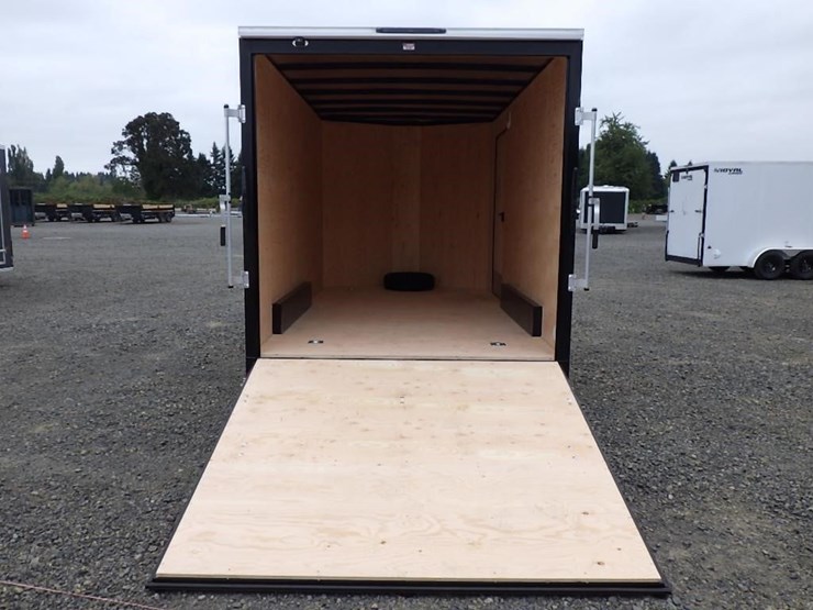 2027-royal-lcht35-7.516v-86-t/a-enclosed-trailer-image-15
