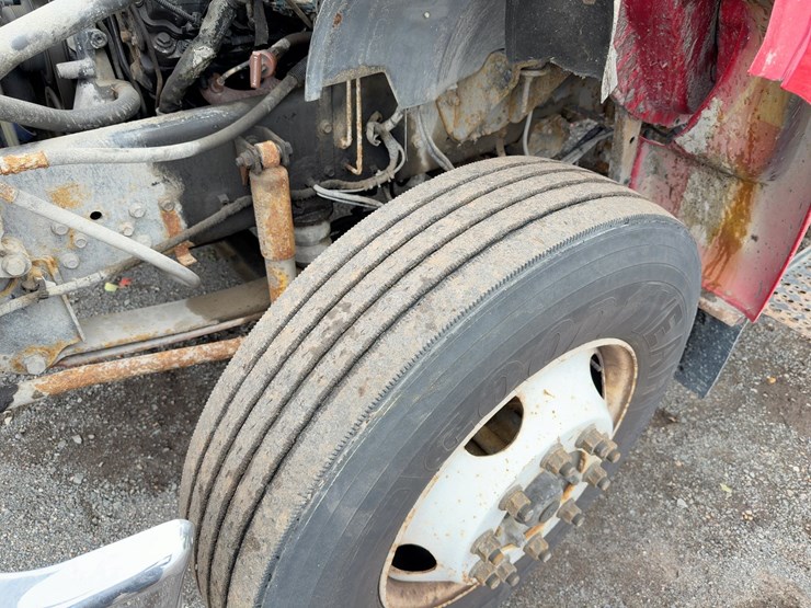2004-ford-f650-xlt-image-9