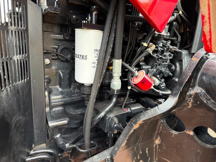 case-ih-farmall-85u-image-43