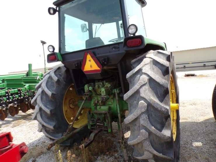 john-deere-4240-image-10
