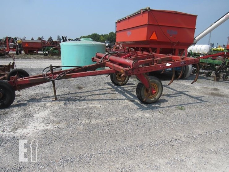 massey-ferguson-129-image-7