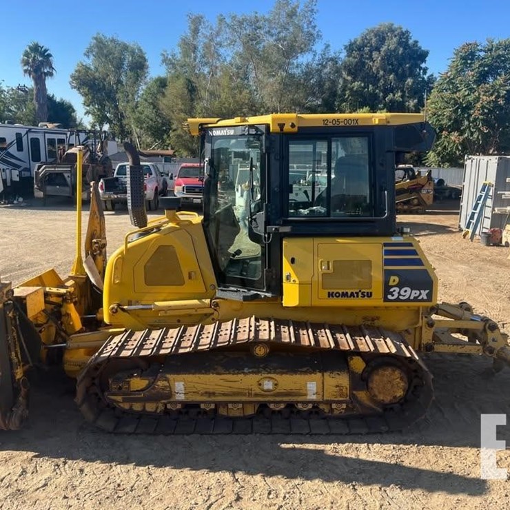 2018 KOMATSU D39PX-24