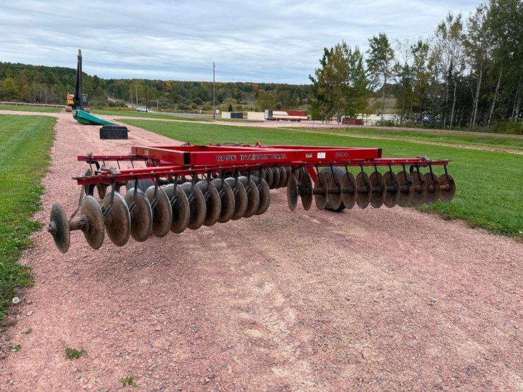 case-ih-3800-image-6
