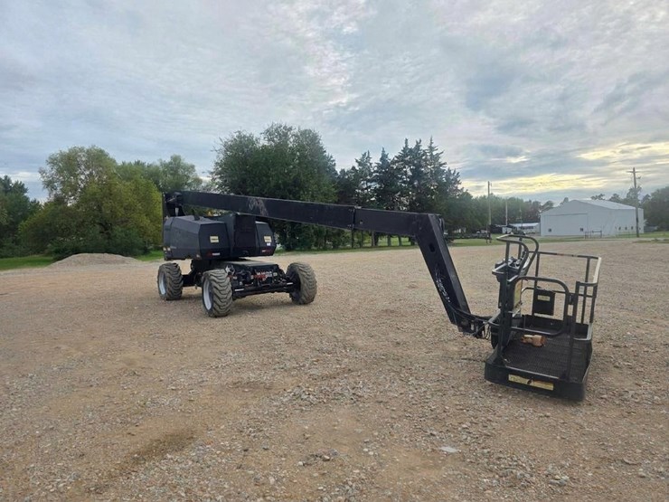 2015-jlg-800aj-image-1