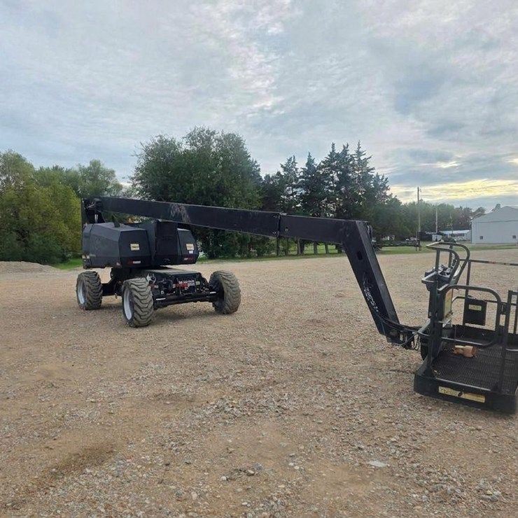 2015 JLG 800AJ