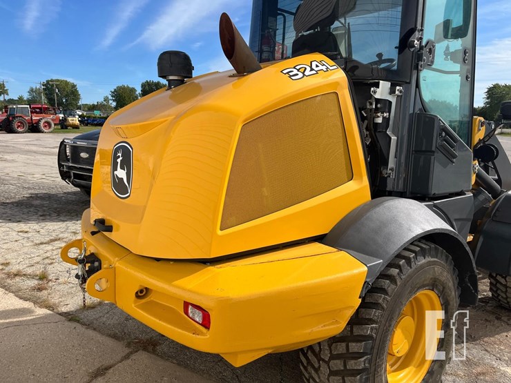 2021-deere-324l-image-4
