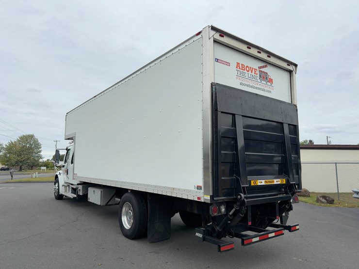 2015-freightliner-m2-s/a-box-truck-image-3