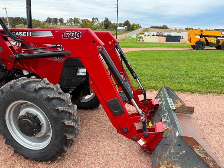 case-ih-farmall-85u-image-22