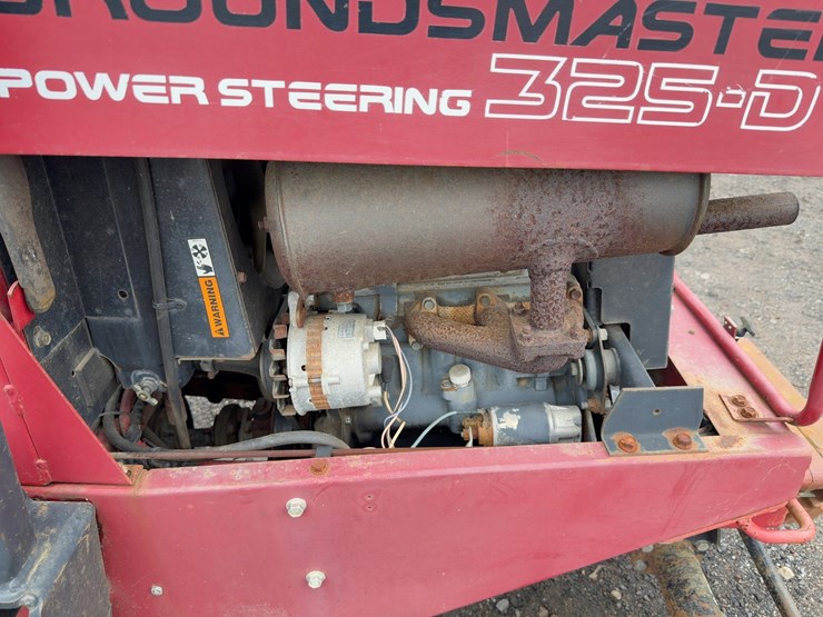 toro-groundsmaster-325d-image-11