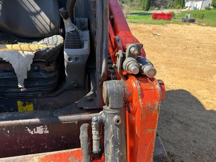2014-kubota-svl75-2-image-37