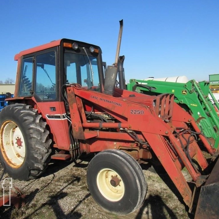 1983 INTERNATIONAL 784