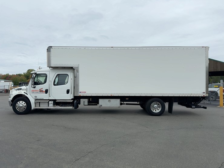 2015-freightliner-m2-s/a-box-truck-image-2