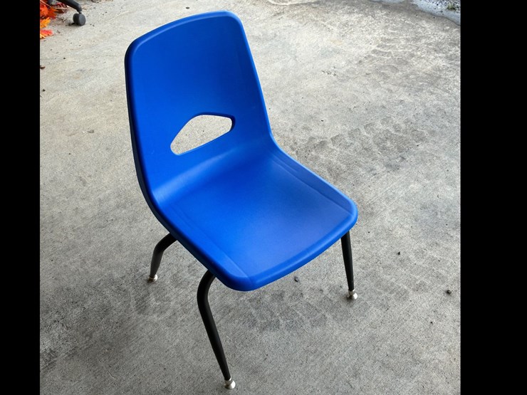 #114-•-(5)-chairs-image-1