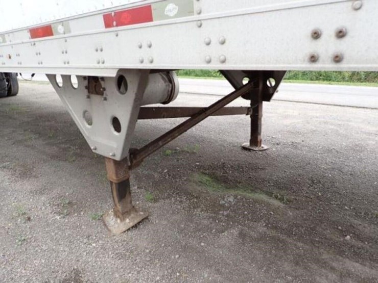 2009-utility-53-ft-image-23