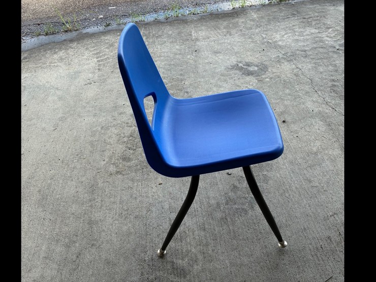 #110-•-(5)-chairs-image-3
