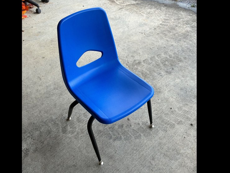 #109-•-(5)-chairs-image-1