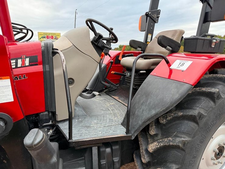 case-ih-farmall-85u-image-50