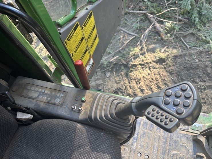 2013-deere-2454d-image-38