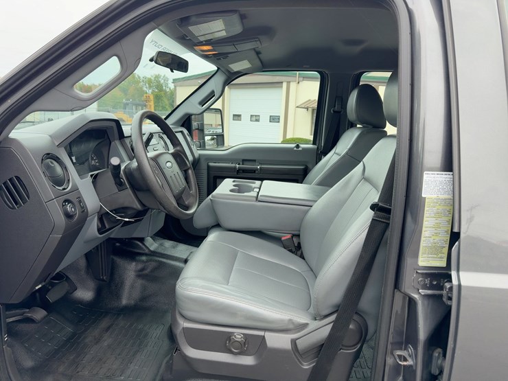 2015-ford-f550-xl-image-18
