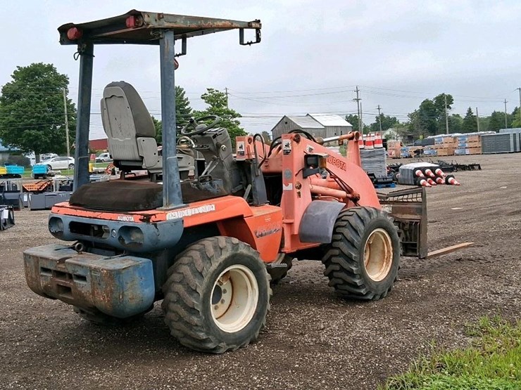 2005-kubota-r520s-image-5