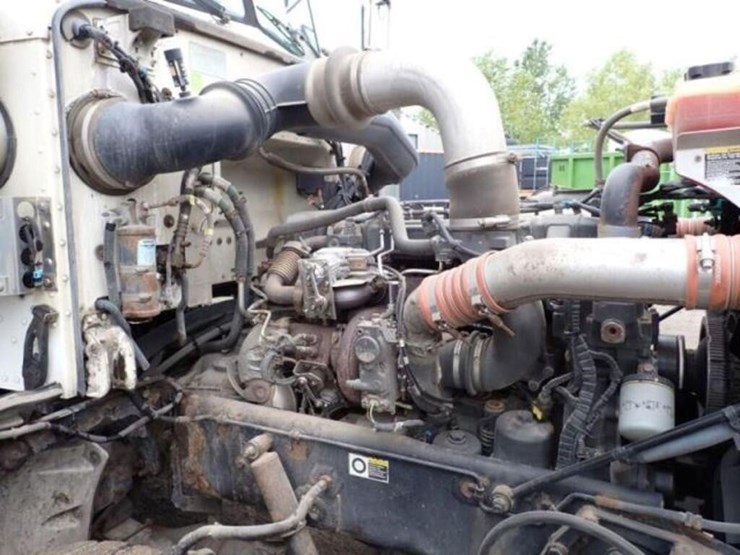 2015-peterbilt-367-image-22