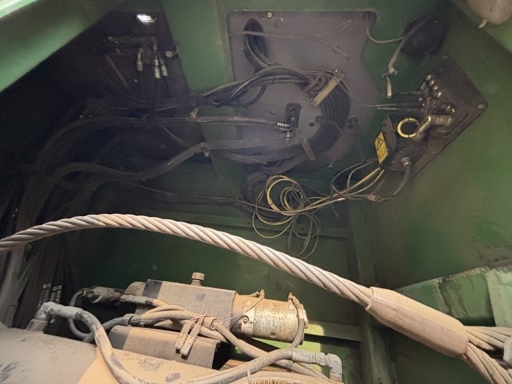 2013-deere-2454d-image-27