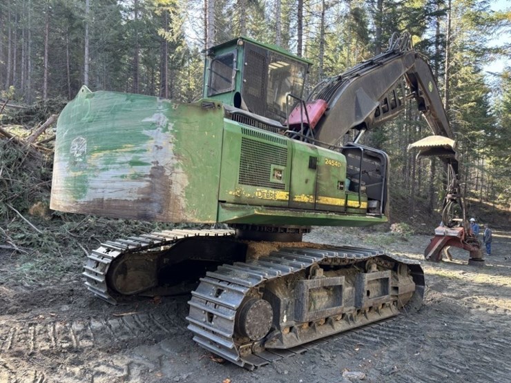 2013-deere-2454d-image-5