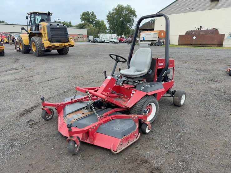 toro-groundsmaster-328d-image-1