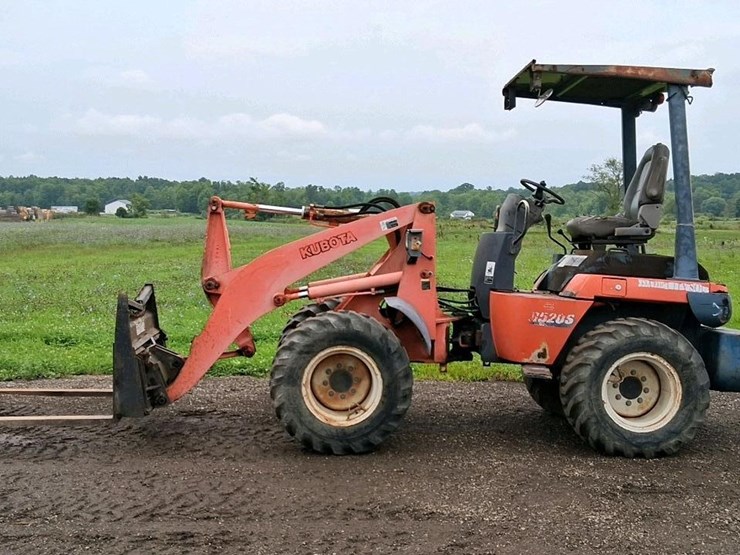 2005-kubota-r520s-image-2