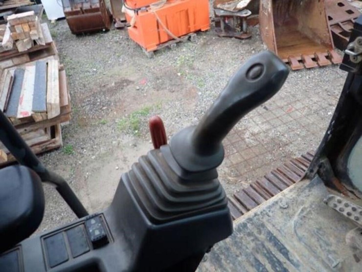 2010-deere-240d-lc-image-9