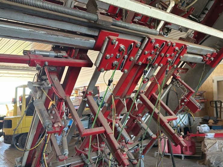 #126-•-2019-woodpecker-jr-pallet-nailer-image-21