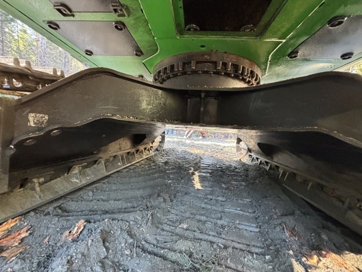 2013-deere-2454d-image-14