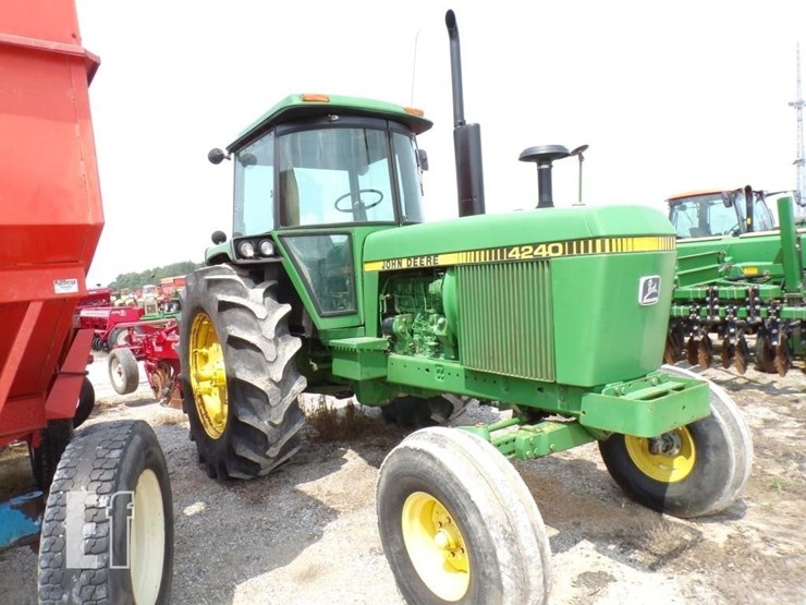 john-deere-4240-image-4