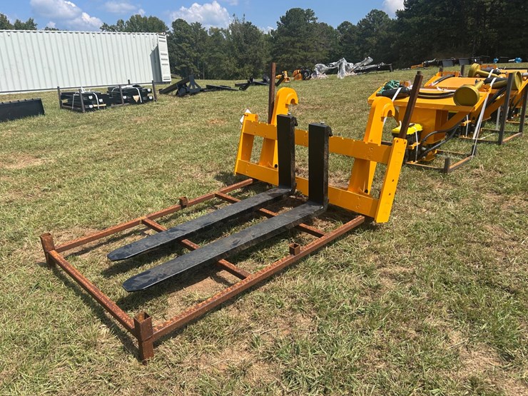 #119-•-wheel-loader-forks-image-3