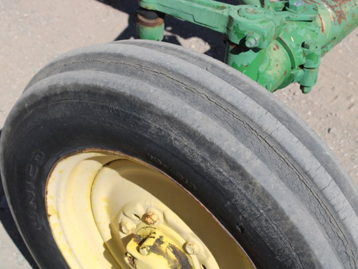 john-deere-520-image-5