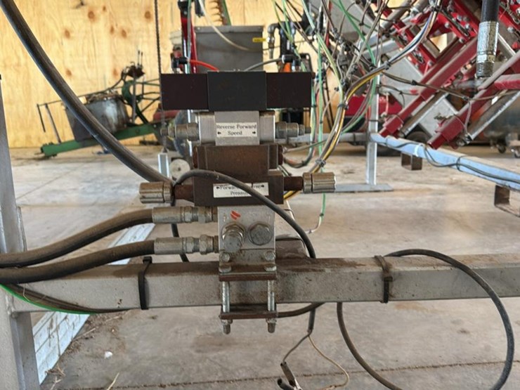 #126-•-2019-woodpecker-jr-pallet-nailer-image-12