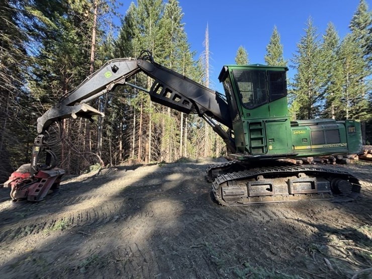 2013-deere-2454d-image-2