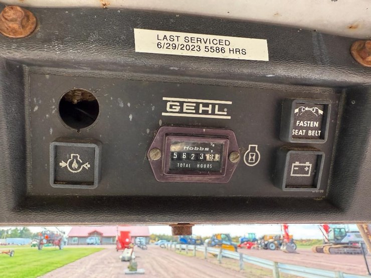 gehl-4610-image-33