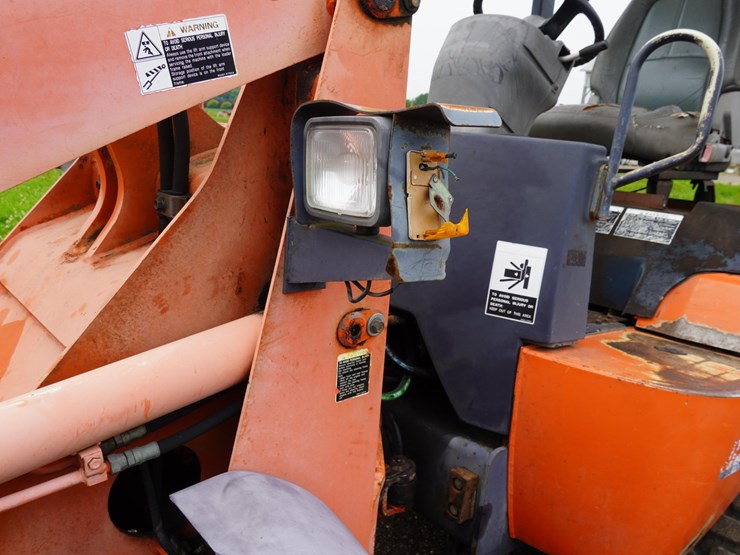 2005-kubota-r520s-image-36