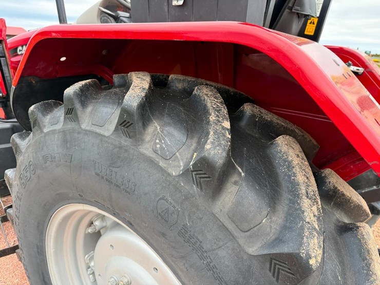 case-ih-farmall-85u-image-8