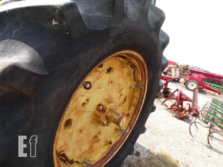 john-deere-4240-image-26
